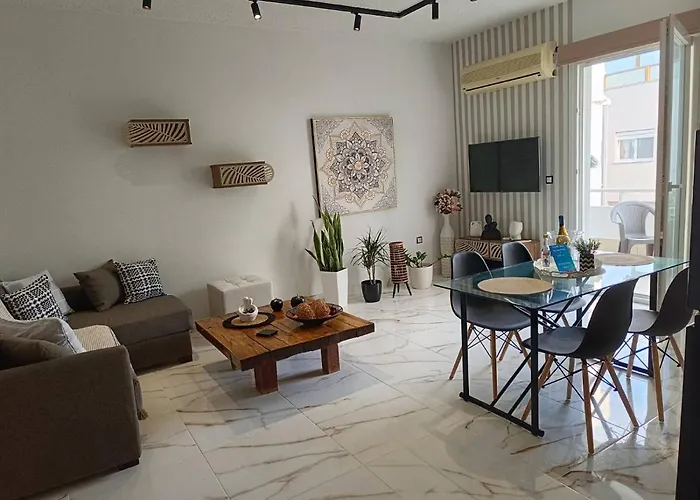 Seven Palms Apartment