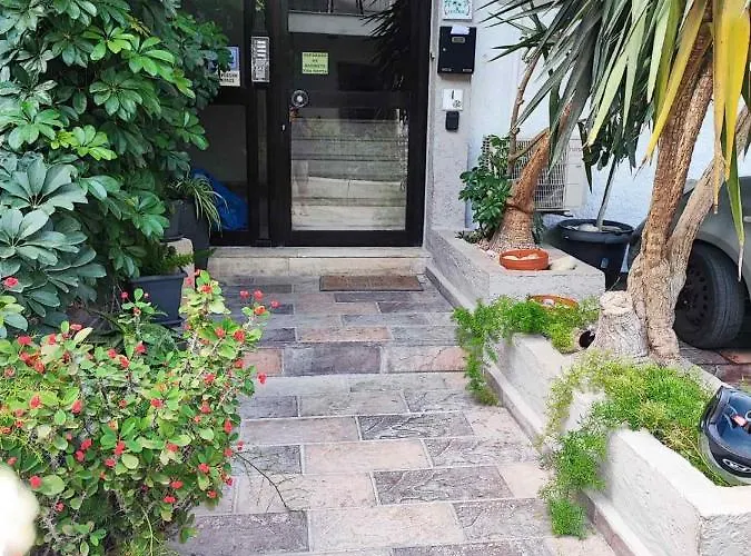 Seven Palms Apartment